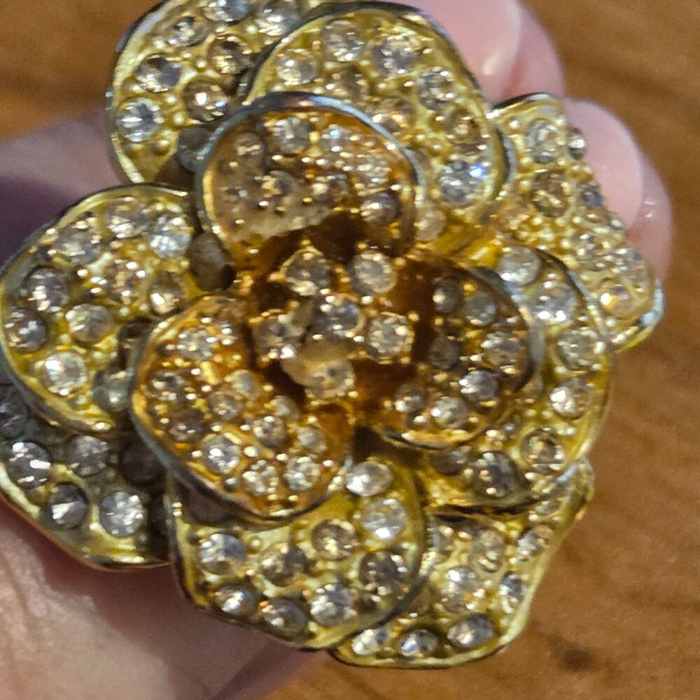 JOAN RIVERS CRYSTAL FLOWER RING - STATEMENT PIECE! - Picture 4 of 5
